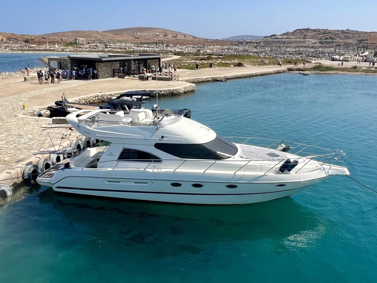 Cranchi 40ft luxury cruiser on the Aegean